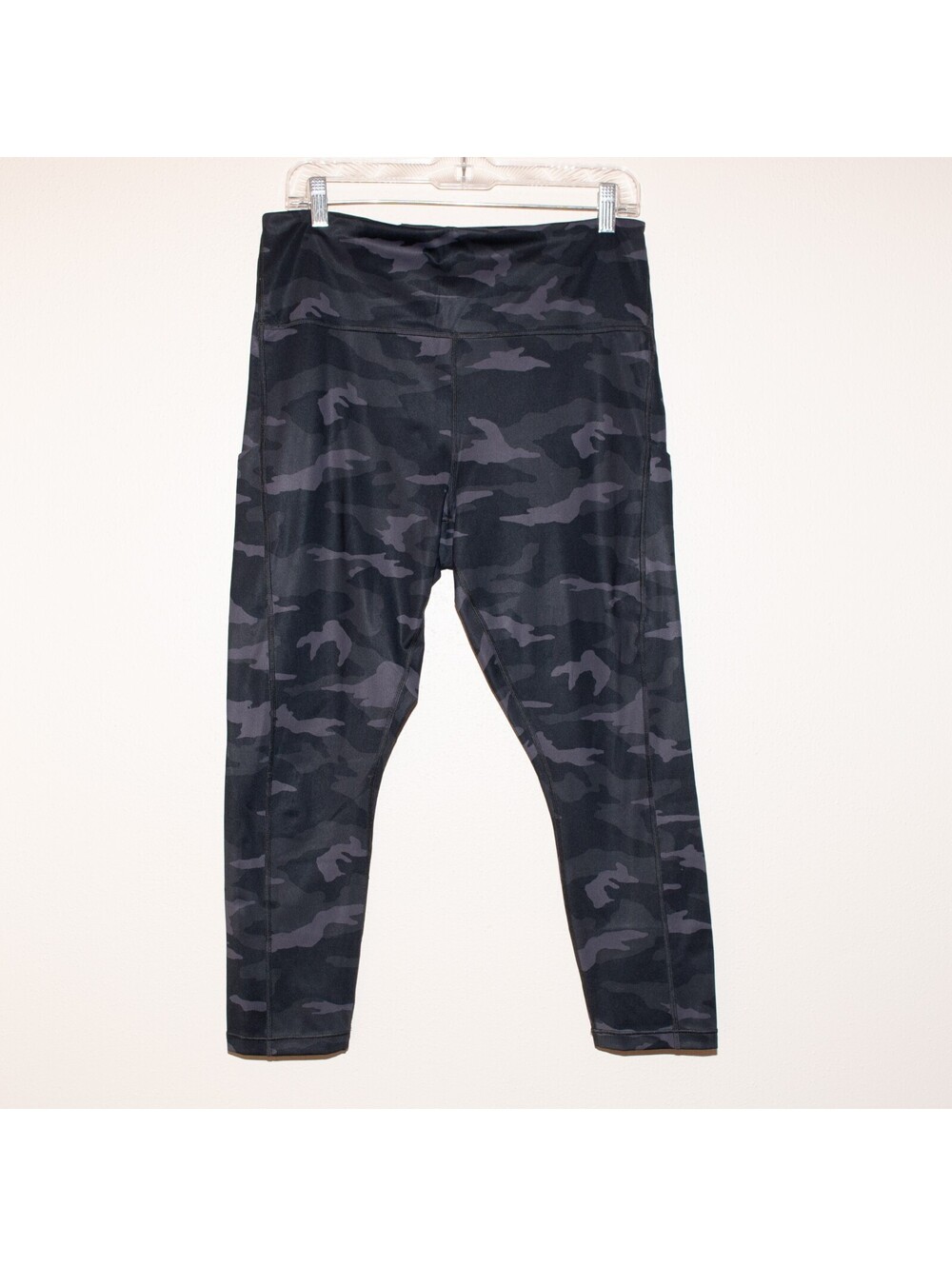 Athleta Ultimate Camo 7/8 Tight Leggings Black Athleisure Gorpcore Wmns 1X